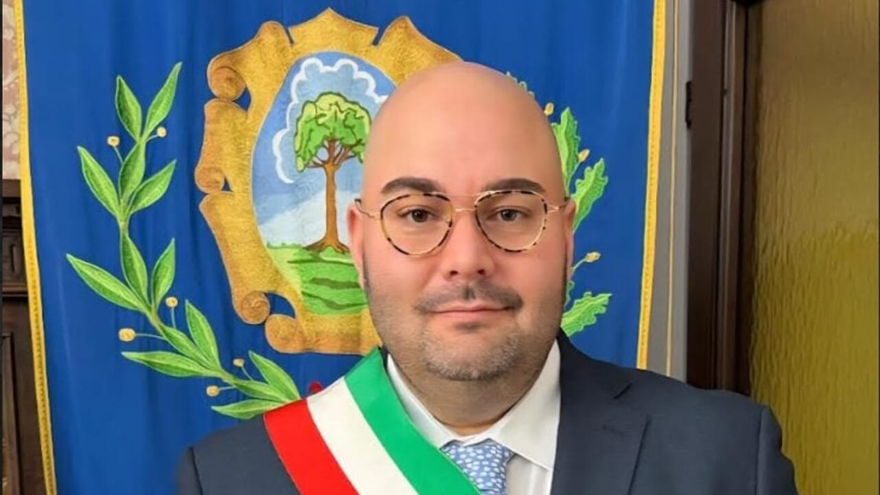 Immagine di copertina: Lega, Aquino contro Fontana e Romeo: “Il Sud riserva elettorale senza peso politico, ma Salvini non c’entra”